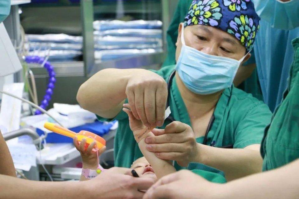 射洪市妇婴监护型护送