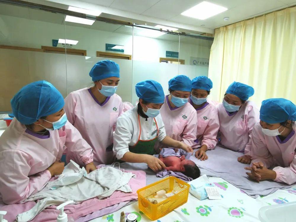 射洪市妇婴监护型护送